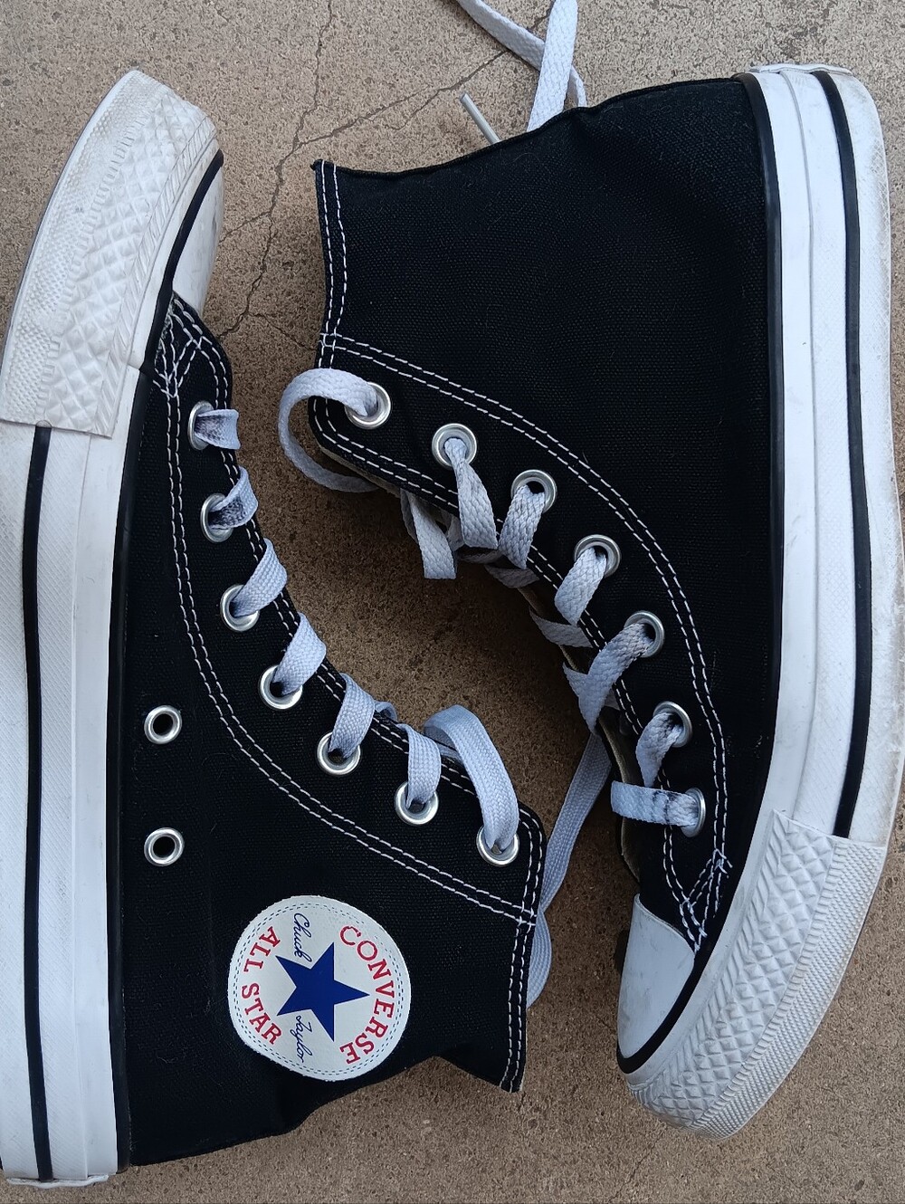 Converse High-Top Chick Taylor Sneakers Woman's 7.5 Black Classic